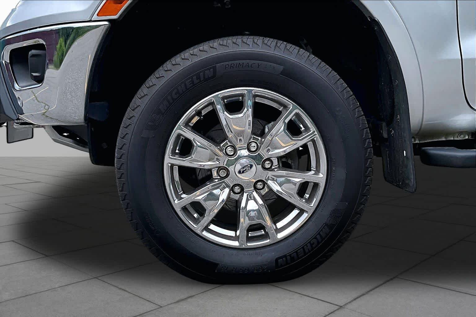 Used 2019 Ingot Silver Ford LARIAT image 11