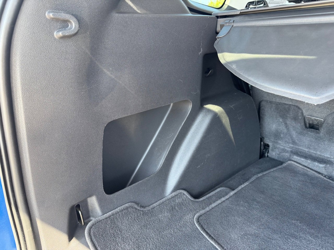 Used 2018 Lightning Blue Metallic Ford SE image 37