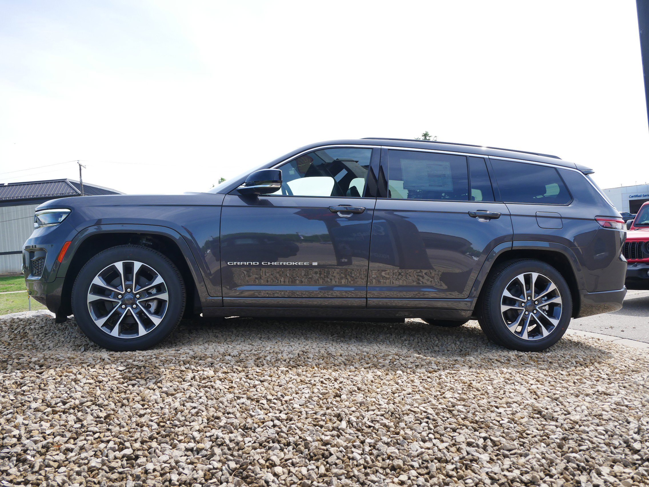 New 2025 Baltic Gray Metallic Clear-Coat Exterior Paint Jeep Overland image 2