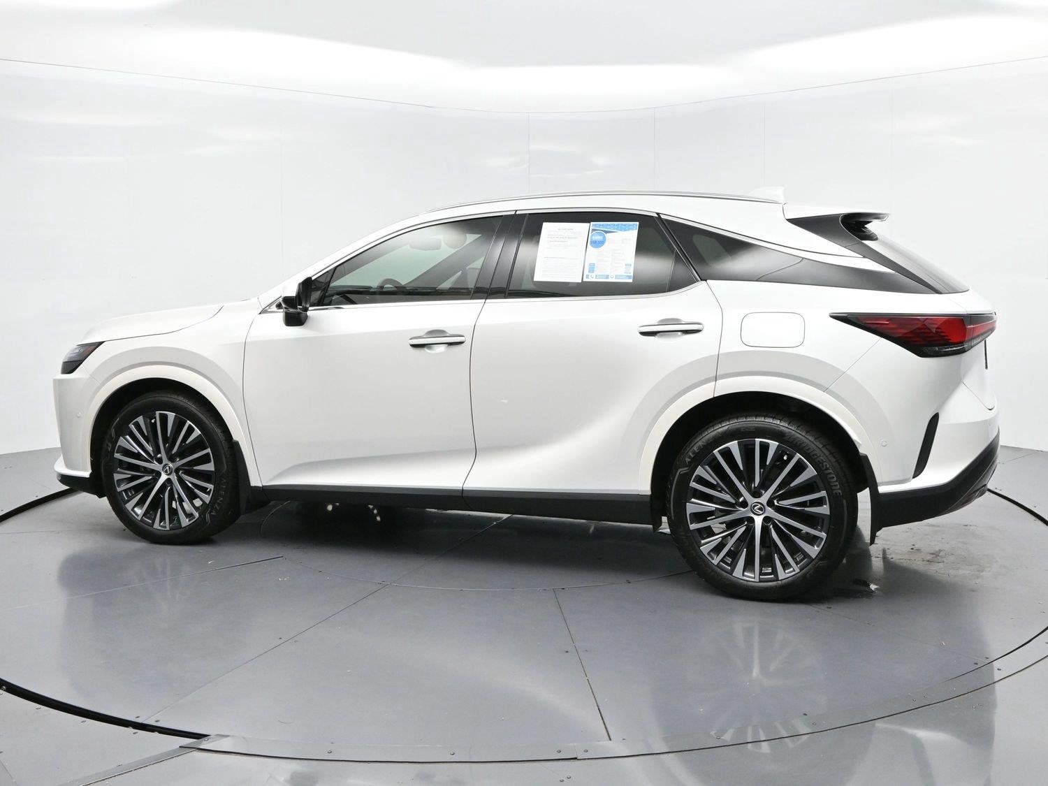 Used 2025 White Lexus RX 350 image 5