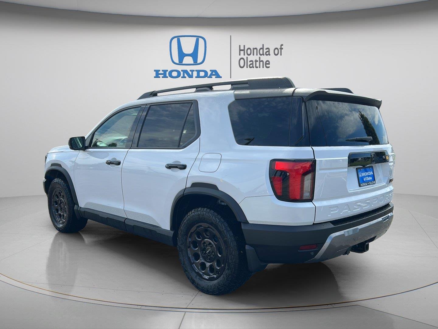 New 2026 Platinum White Pearl Honda TrailSport Elite Blackout image 5