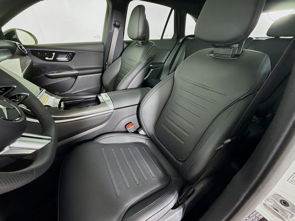 New 2026 Polar White Mercedes-Benz GLC 300 image 5
