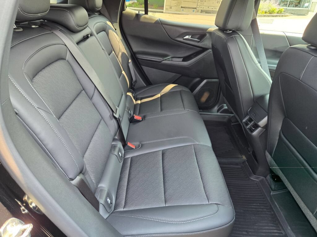 2027 Chevrolet Equinox LT - Photo 7