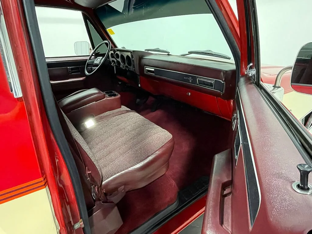 Used 1985  Chevrolet NA image 32