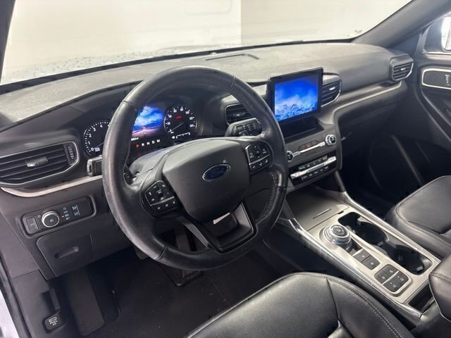 Used 2020 Silver Ford XLT image 13
