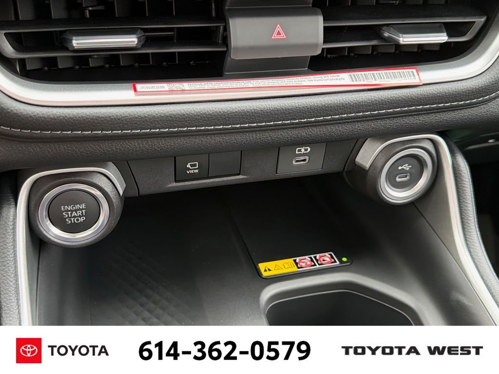 New 2026 Wind Chill Pearl Toyota Platinum image 22