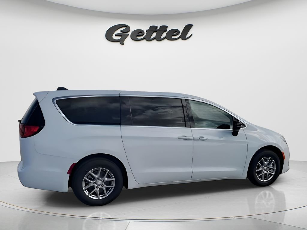 New 2026 Bright White Clear-Coat Exterior Paint Chrysler LX image 8
