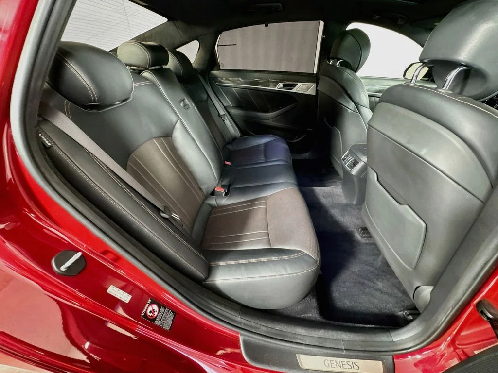 Used 2018 Red Genesis 3.3T Sport image 36