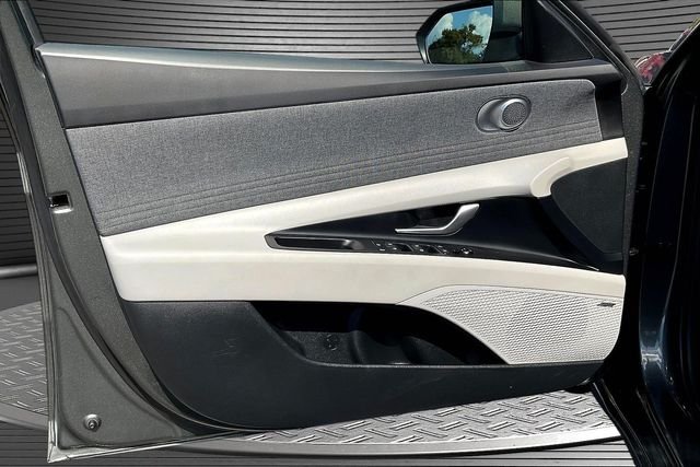 2024 Hyundai Elantra Limited - Photo 21