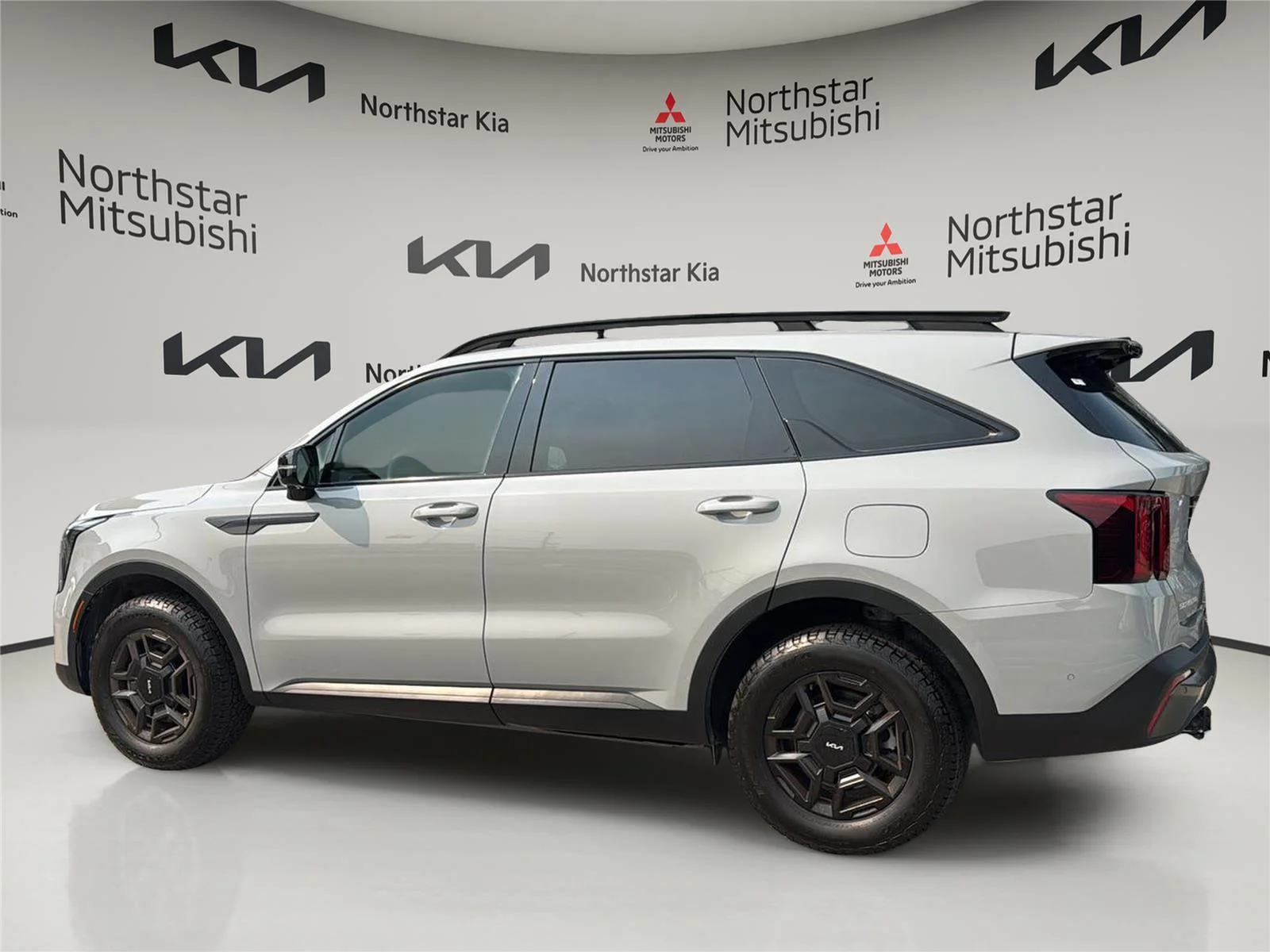 Used 2024 Wolf Gray Kia X-Pro SX Prestige image 3