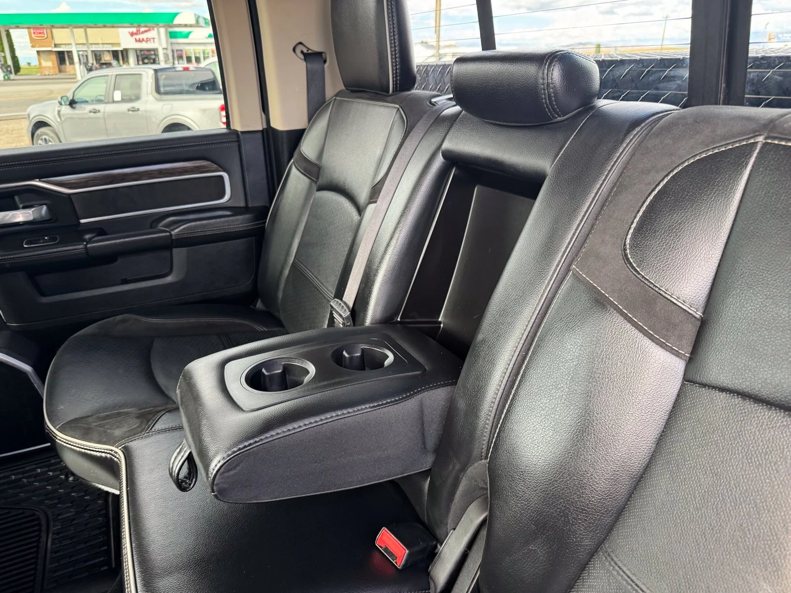 Used 2020 Black Ram Laramie image 34