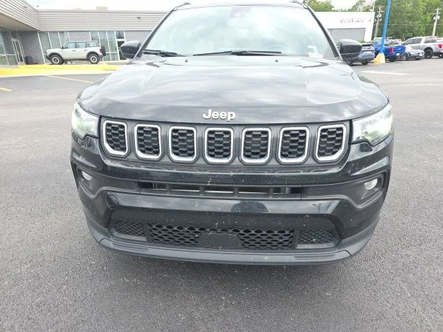 Used 2024 Jeep Compass Latitude with VIN 3C4NJDBNXRT117653 for sale in Republic, MO