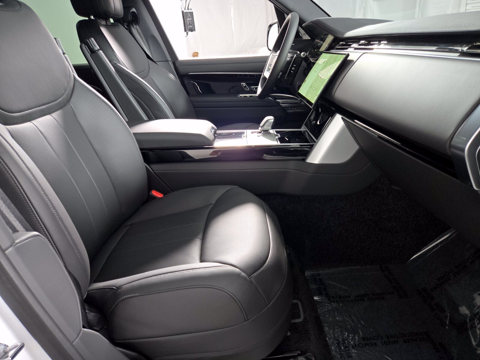 New 2026 Icy White Satin Land Rover SE image 3