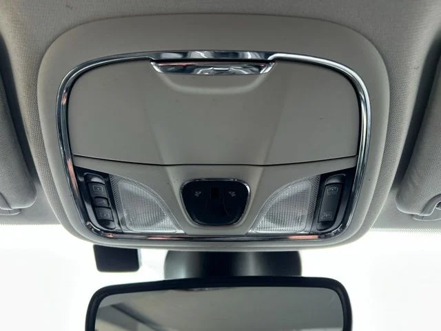 Used 2021 White Jeep Latitude Lux image 50