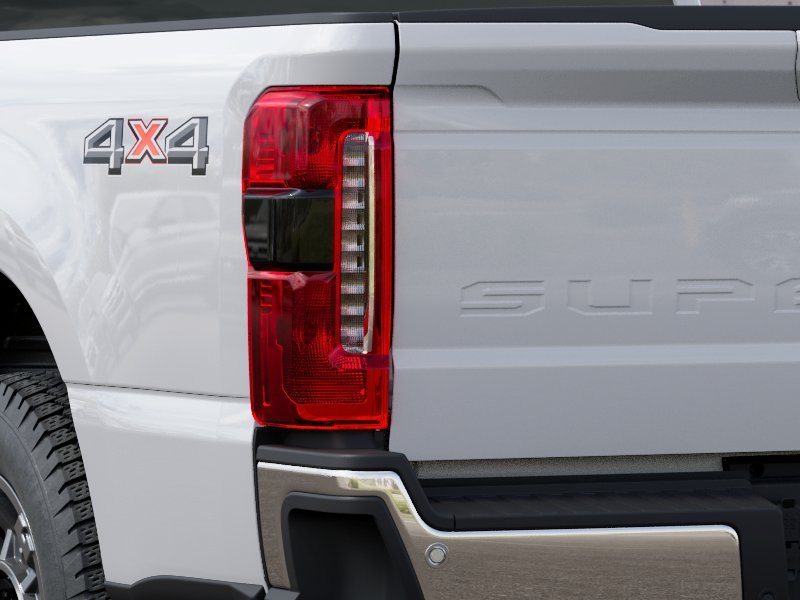 New 2027 Oxford White Ford F-350® XLT image 21