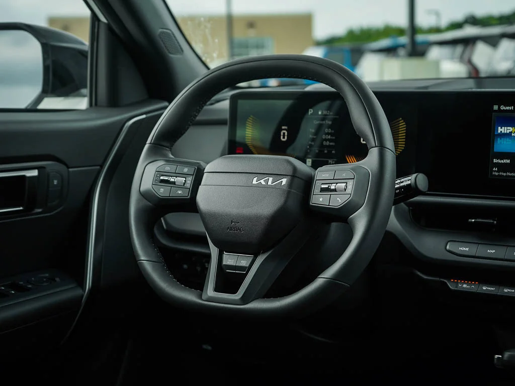 New 2027 Snow White Pearl / Black Roof Kia X-Line S AWD image 15