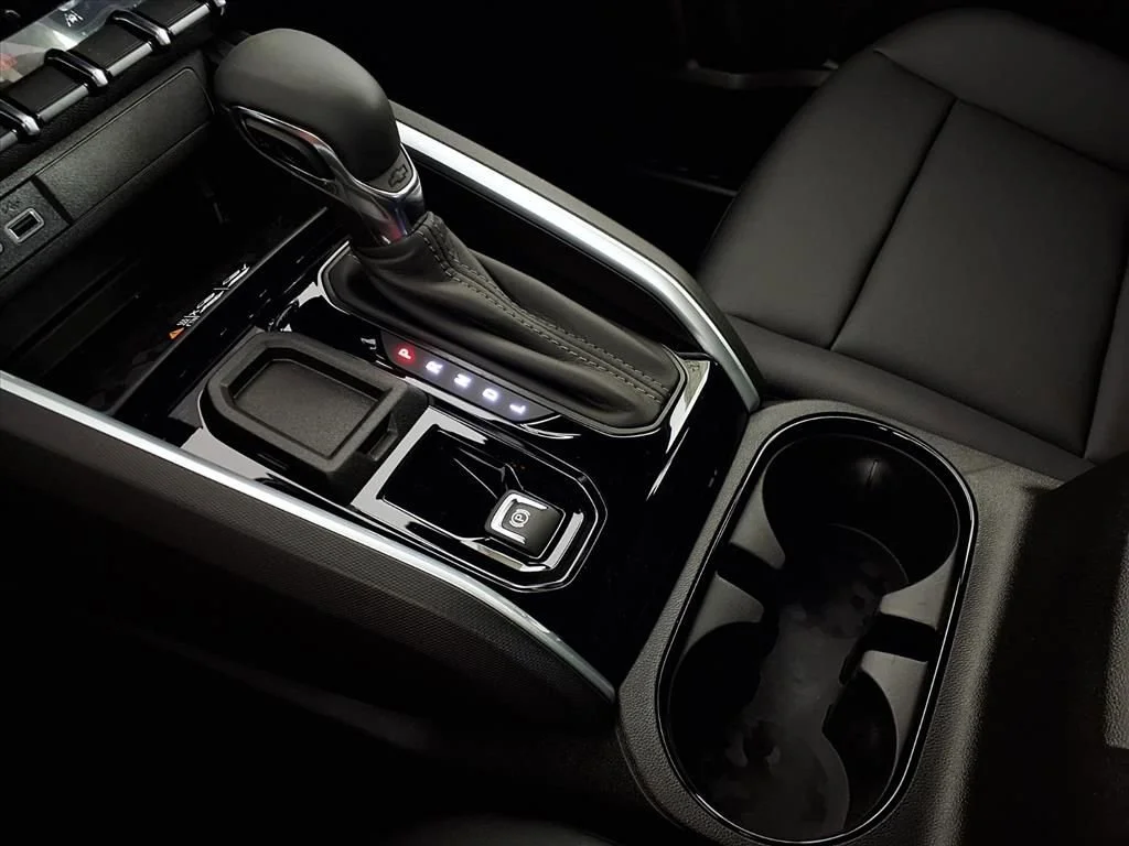 New 2026 Summit White Chevrolet LT image 28
