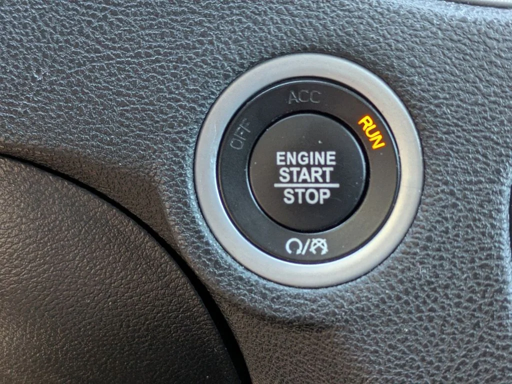 Used 2023 Silver Dodge SXT image 25