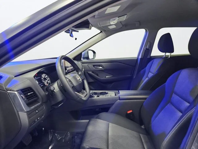 Used 2025 Gray Nissan SV image 9