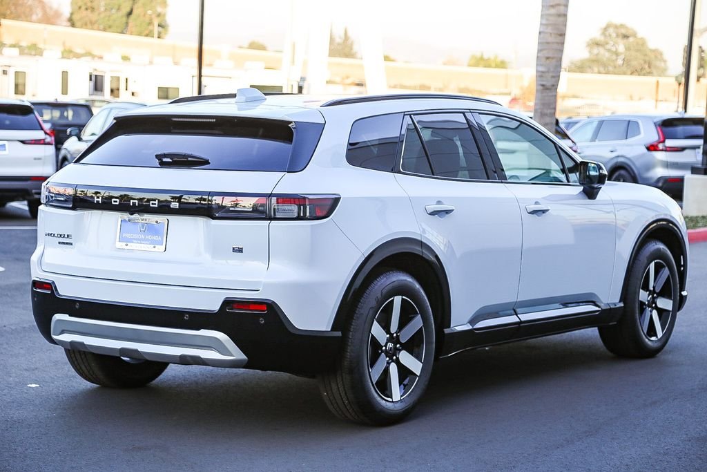 New 2026 Frostline White Pearl Honda Touring image 9