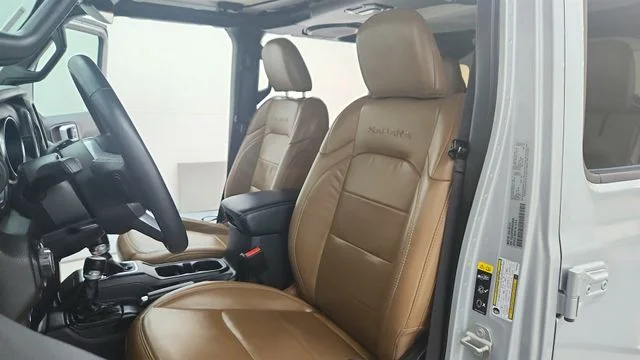 Used 2023 Silver Jeep Sahara 4xe image 17