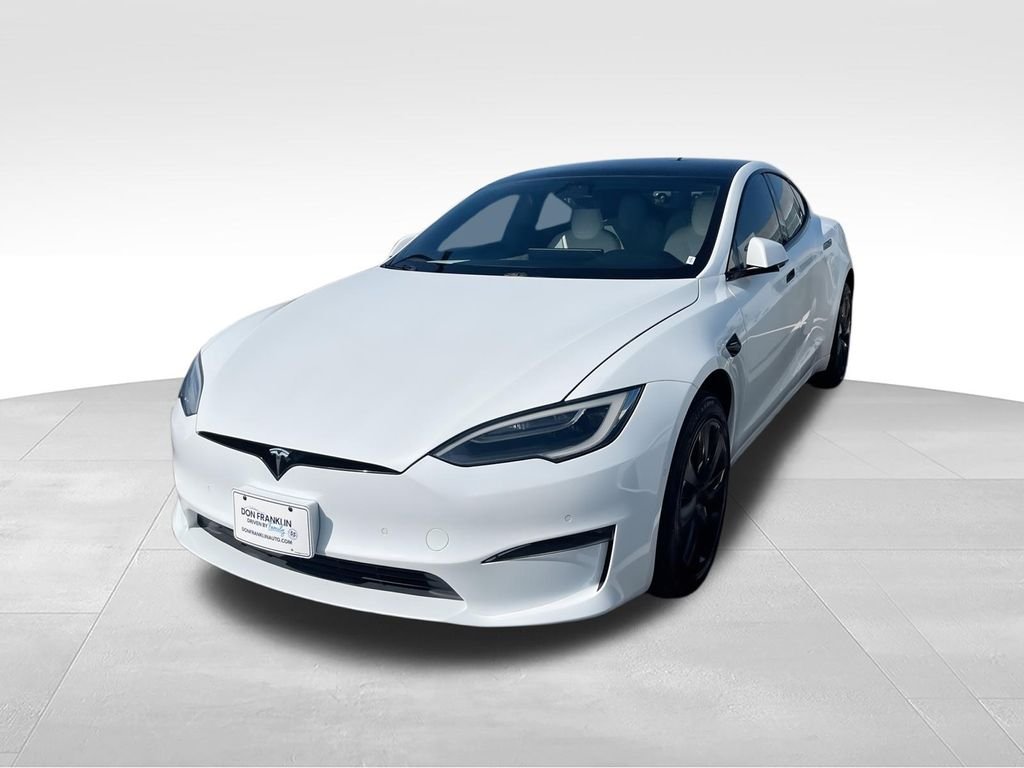 Used 2021 White Tesla Plaid image 4