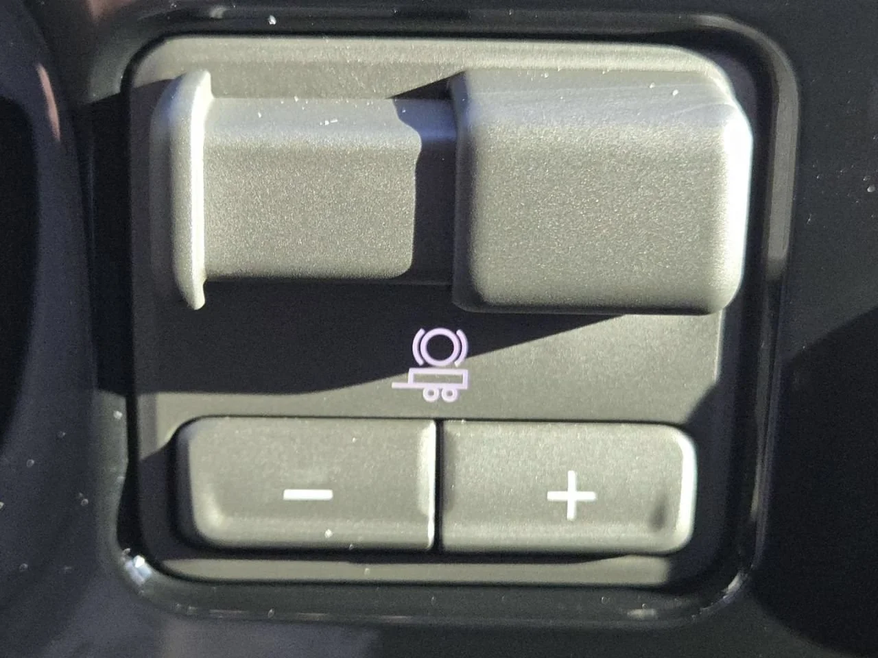Used 2026 Downpour Metallic GMC Elevation image 9