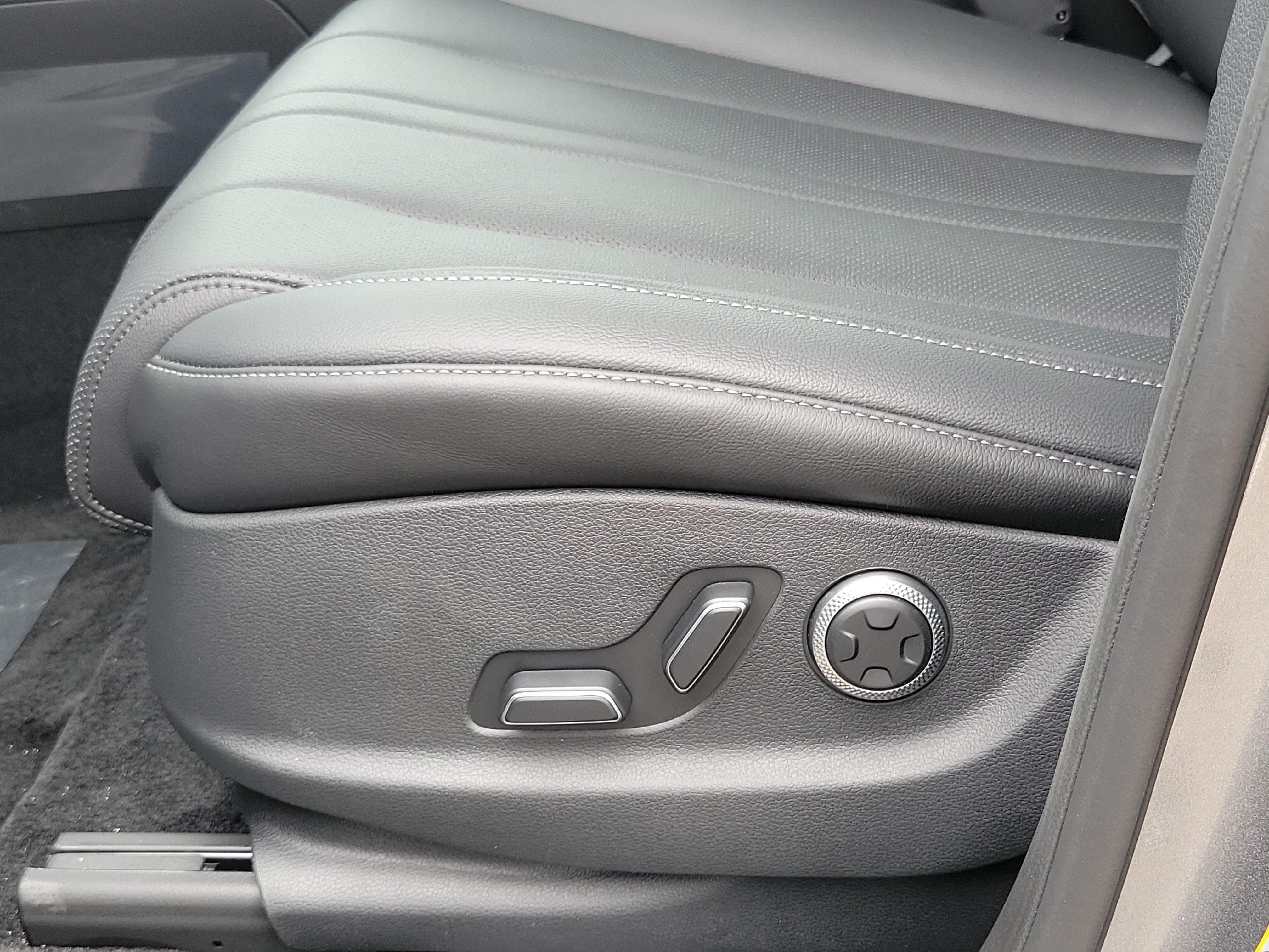 New 2026 Savile Silver Genesis 2.5T image 17