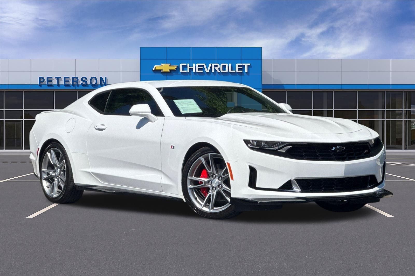 Used 2023 White Chevrolet 1LT image 2