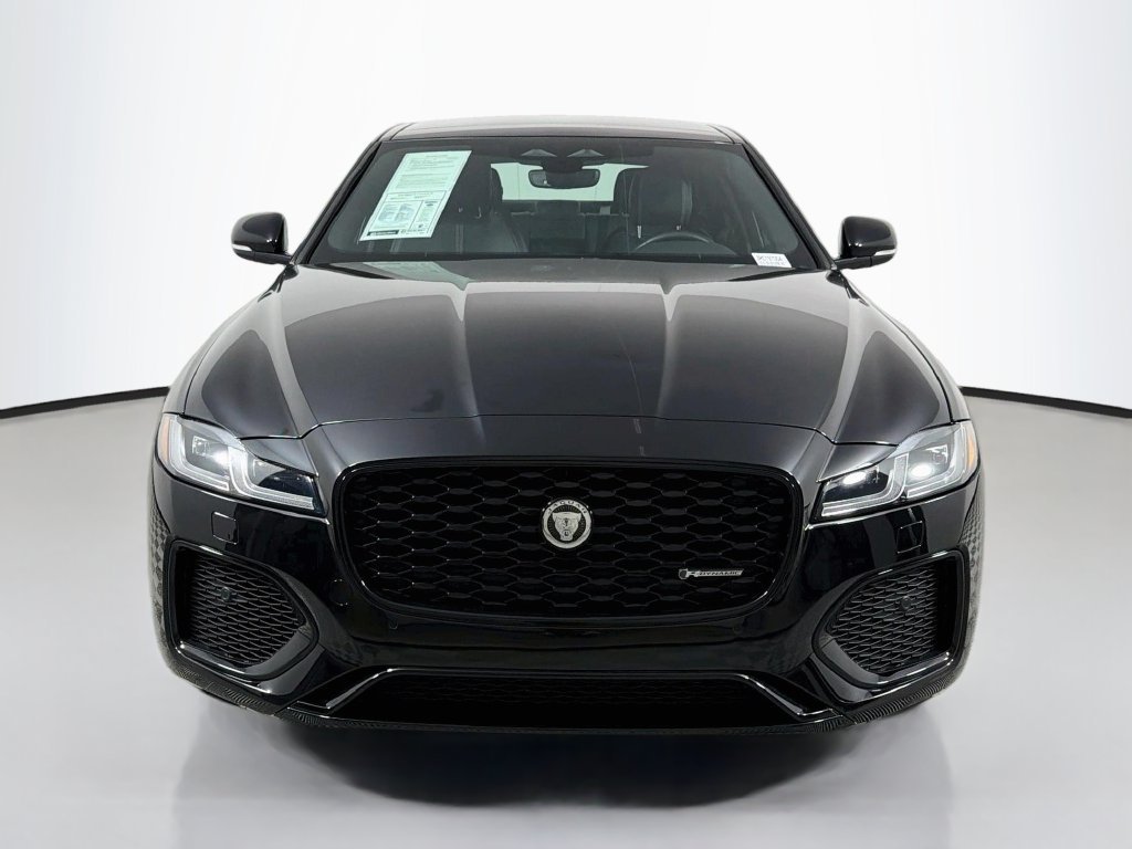Used 2024 Black Jaguar R-Dynamic SE image 2