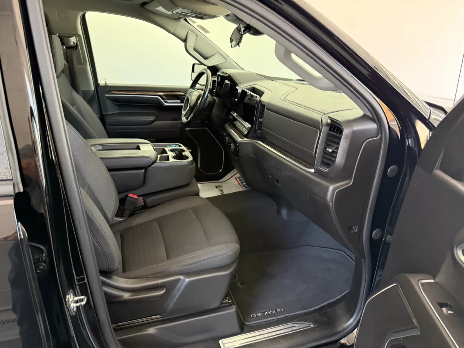 Used 2022 Black Chevrolet LT image 8