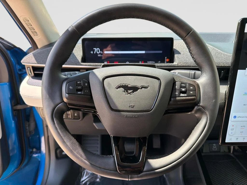 Used 2025 Velocity Blue Metallic Ford Premium image 30