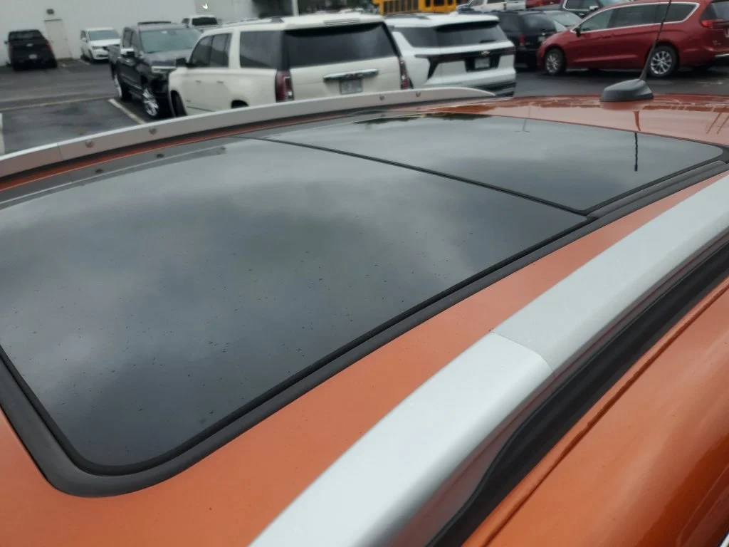 Used 2023 Orange Buick Essence image 11