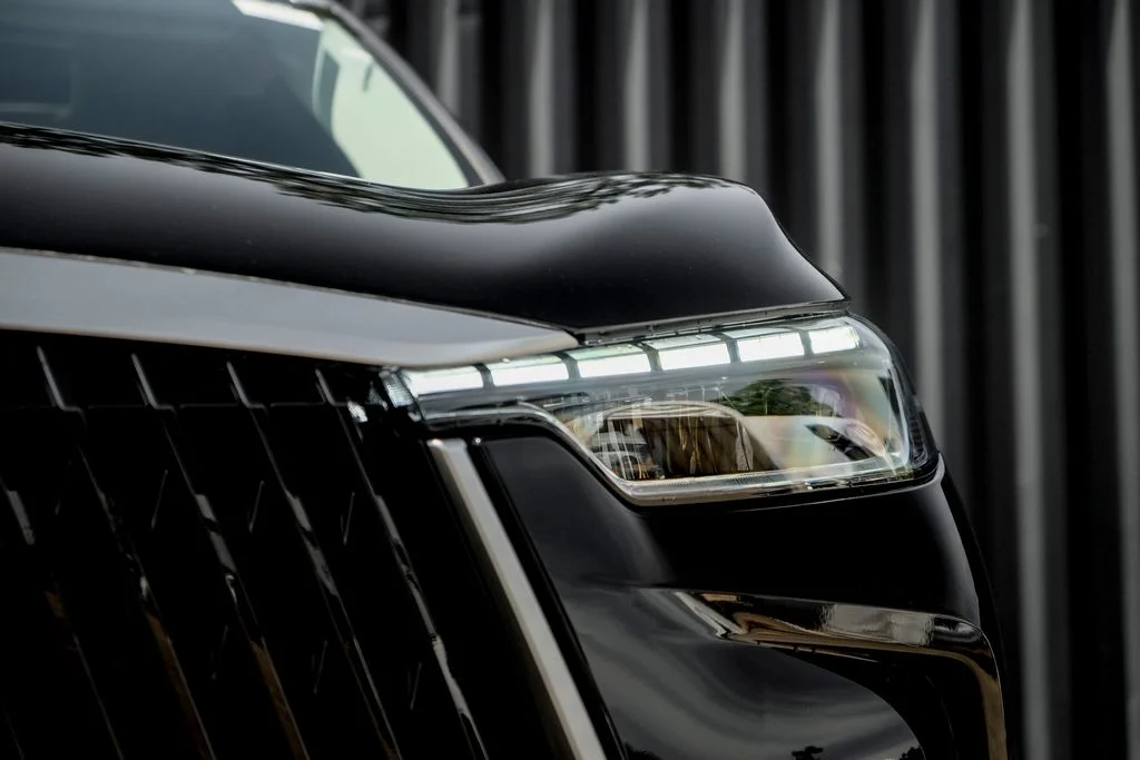 New 2027 MINERAL BLACK INFINITI Luxe AWD image 6