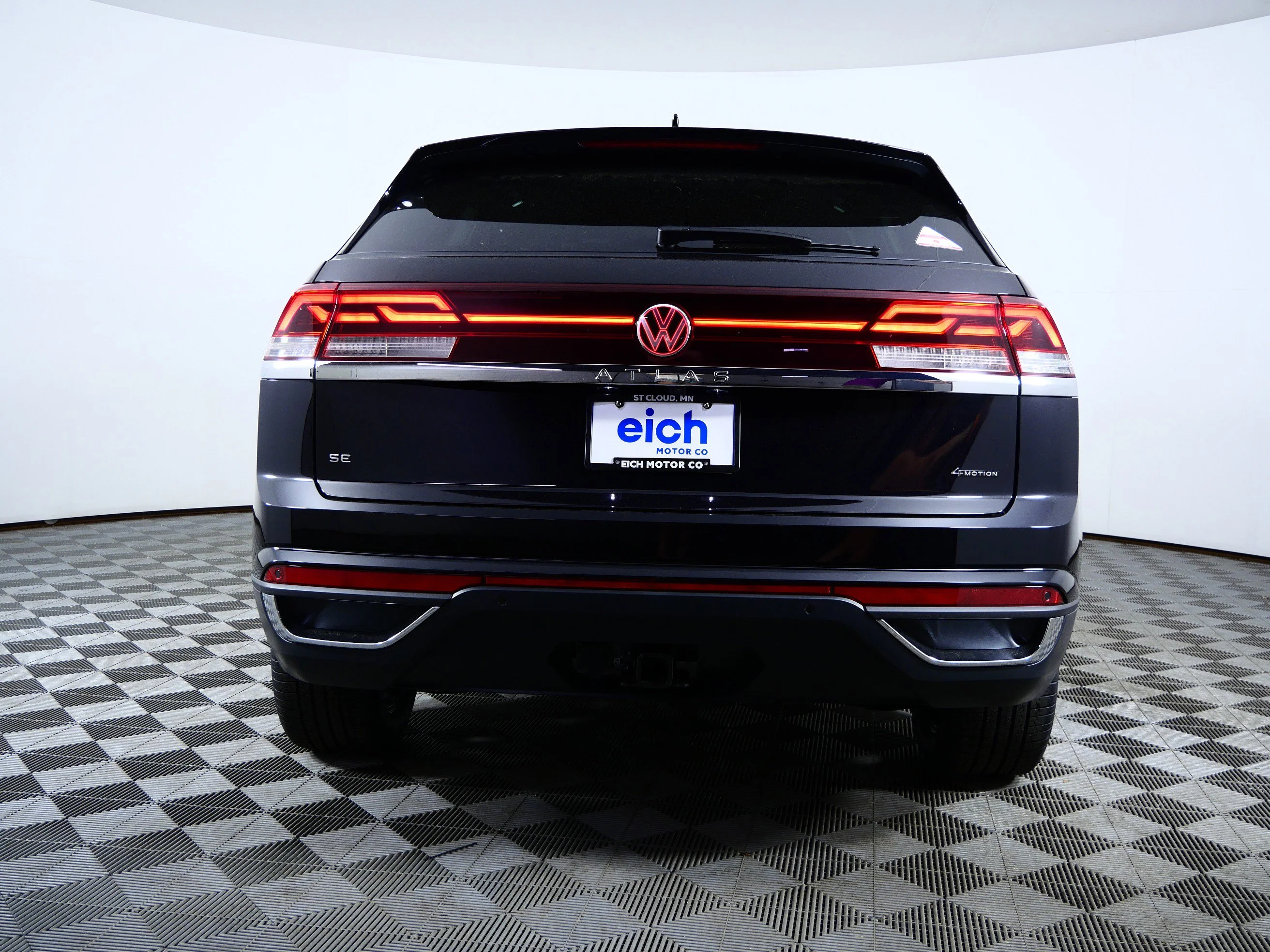 New 2026 Deep Black Pearl Volkswagen 2.0T SE w/Technology image 6