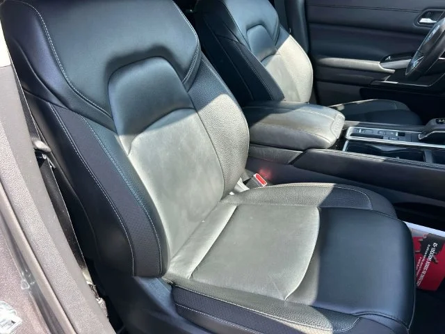 Used 2025 Gray Nissan SL image 26