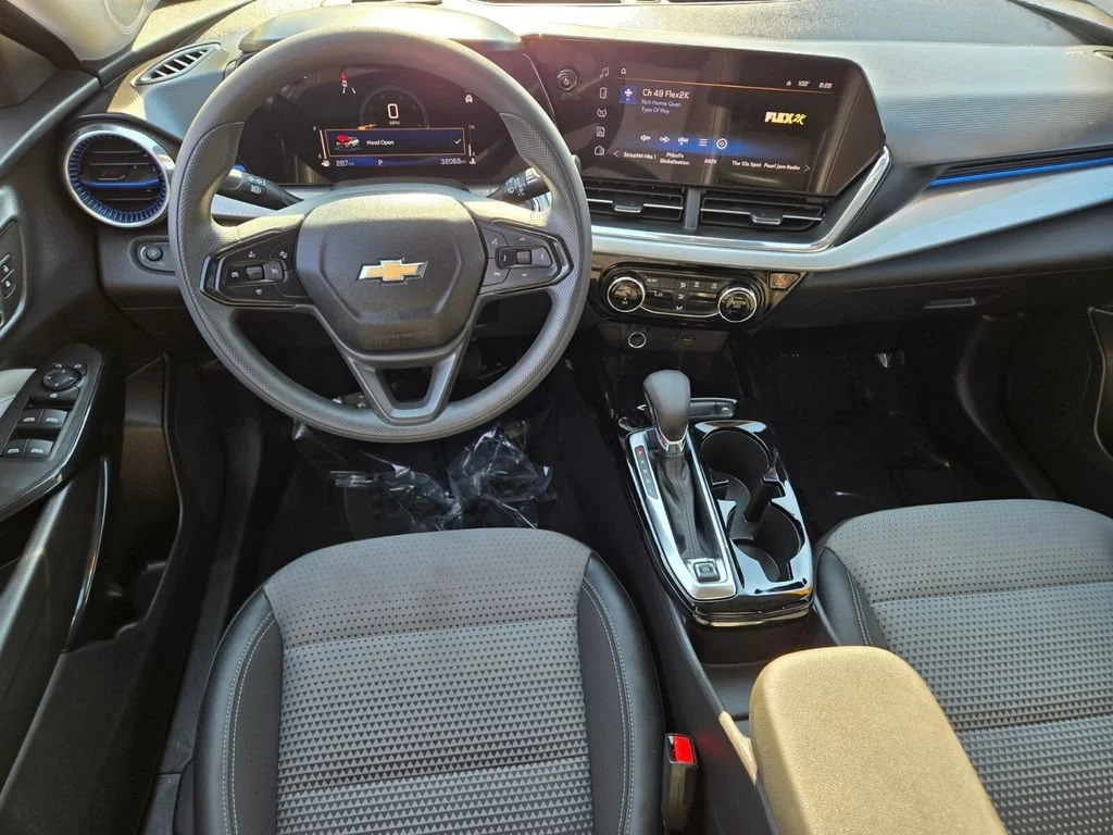 Used 2025 Cypress Gray Chevrolet LT image 12