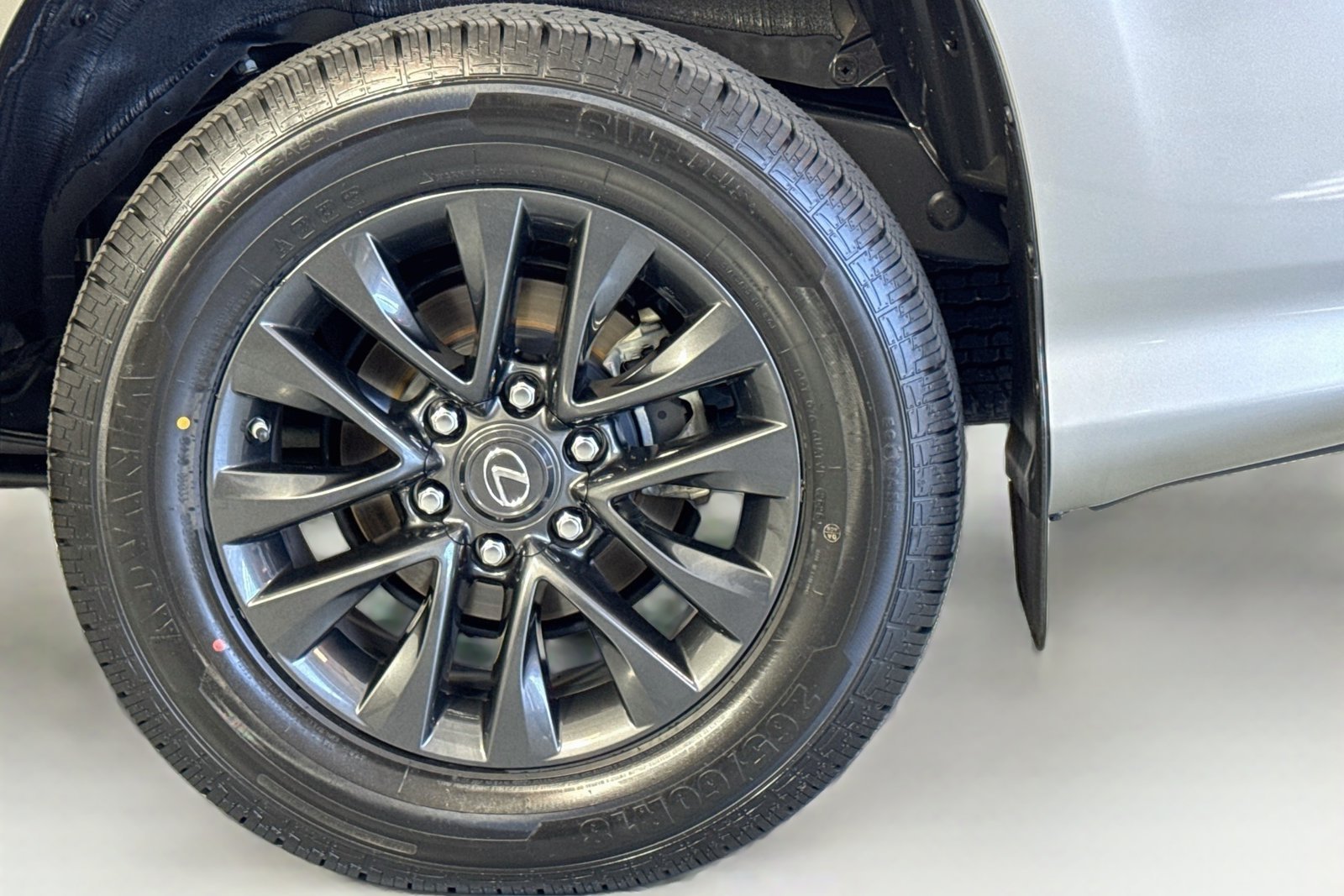Used 2023 Atomic Silver Lexus GX 460 Premium image 30