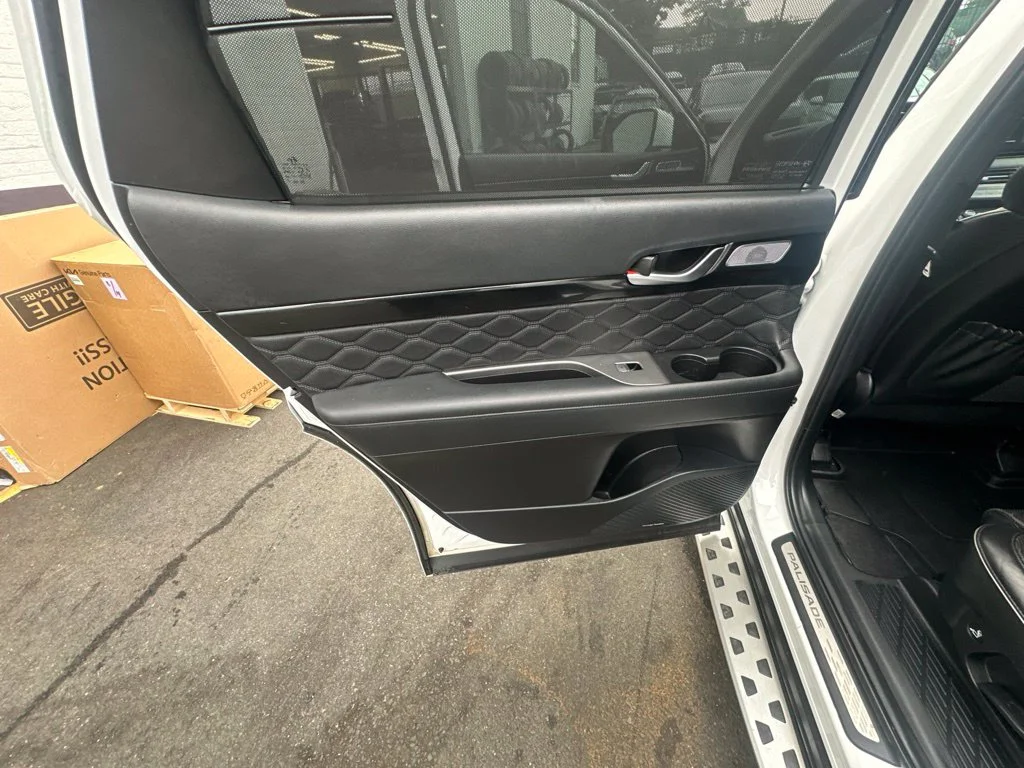 Used 2022 White Hyundai Calligraphy image 21