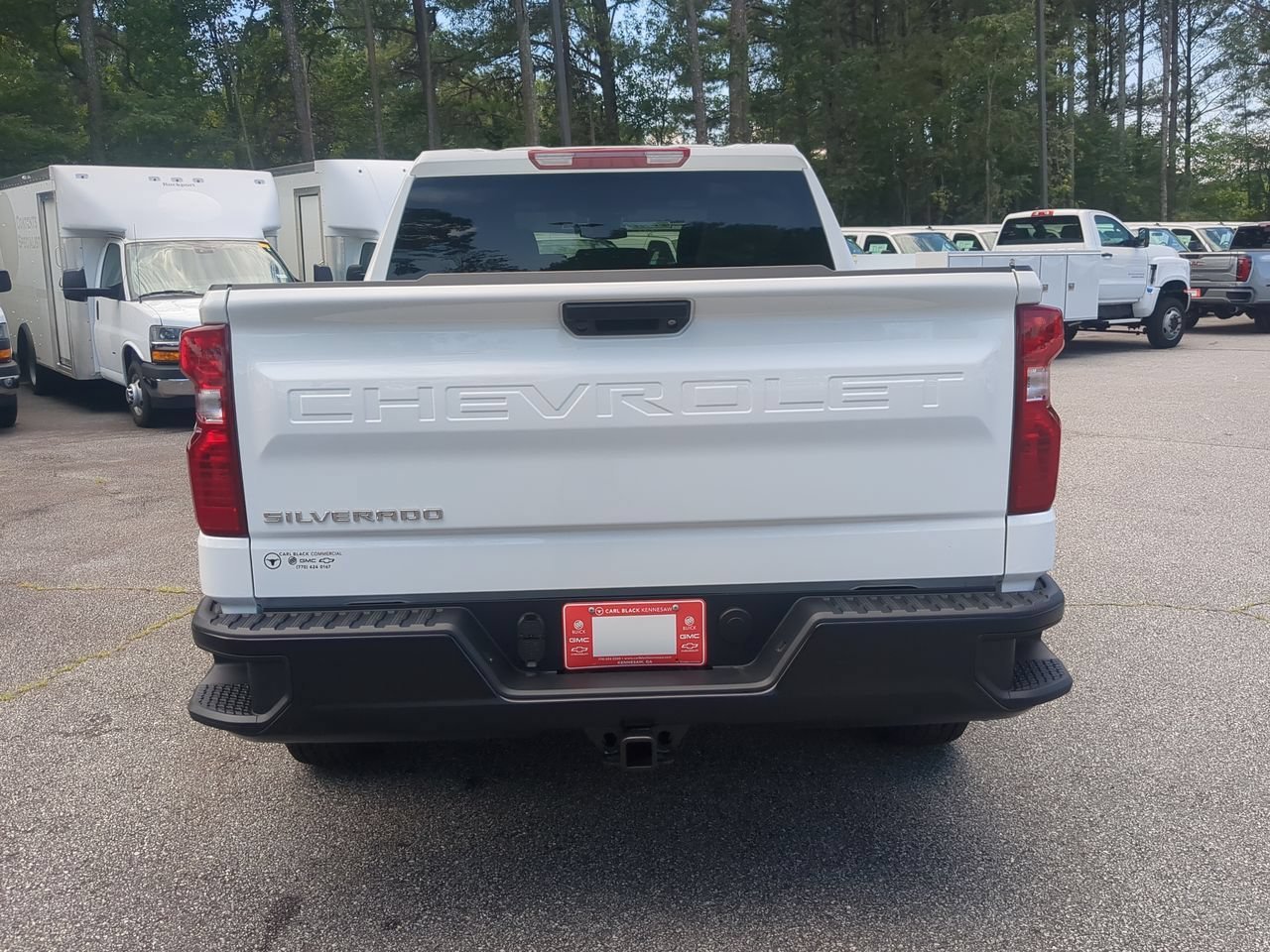 New 2026 Summit White Chevrolet WT image 7