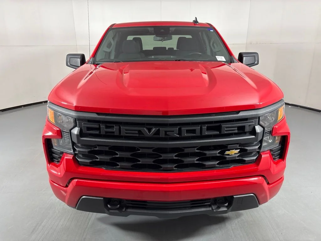 Used 2025 Red Chevrolet Custom image 3