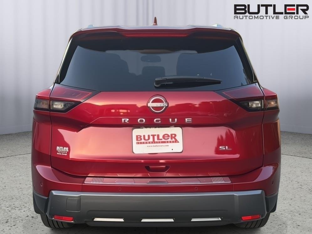 Used 2024 Scarlet Ember Tintcoat Nissan SL image 5