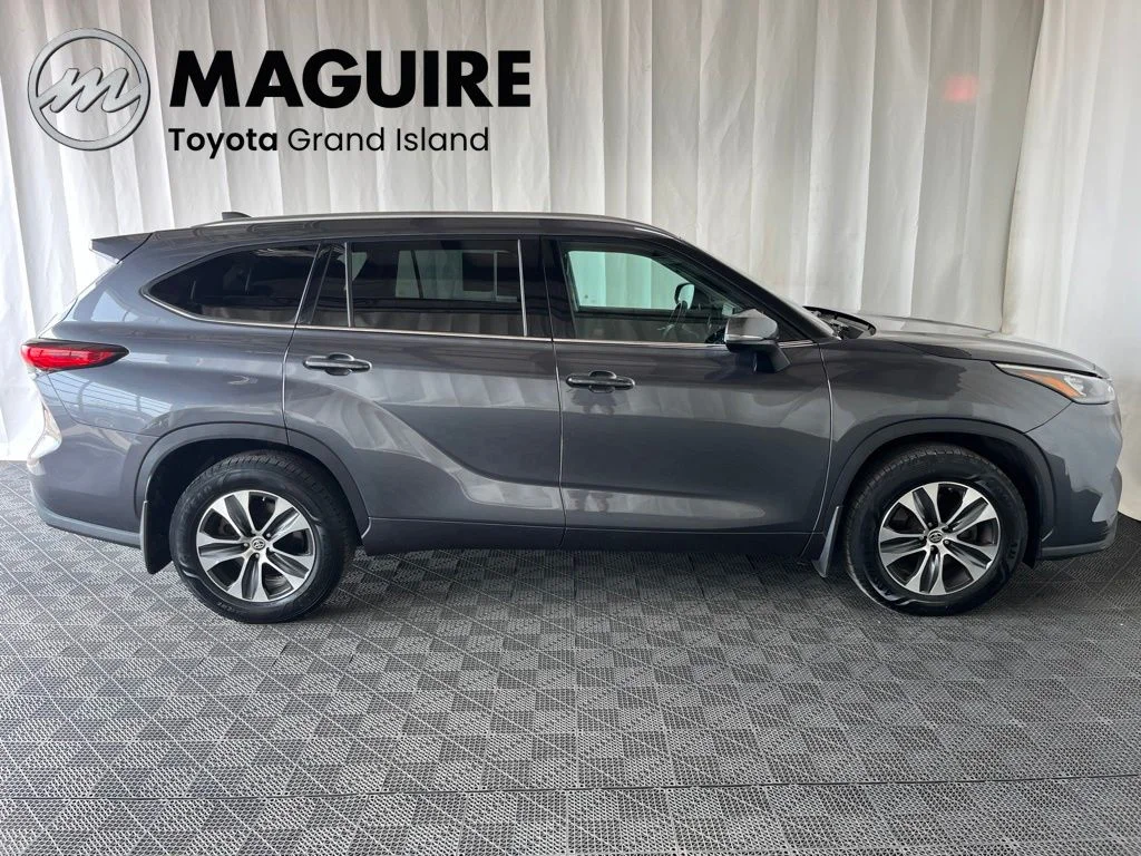 Used 2020 Gray Toyota XLE image 2