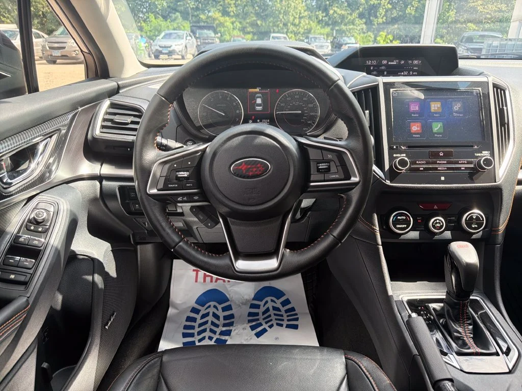 Used 2018 Silver Subaru 2.0i Limited image 44