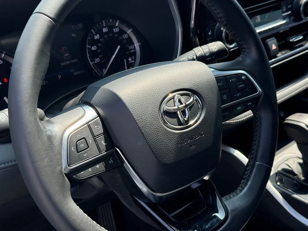 Used 2021 White Toyota XSE image 17