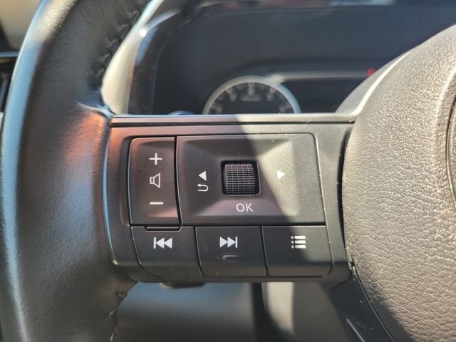 Used 2025 White Nissan SV image 28