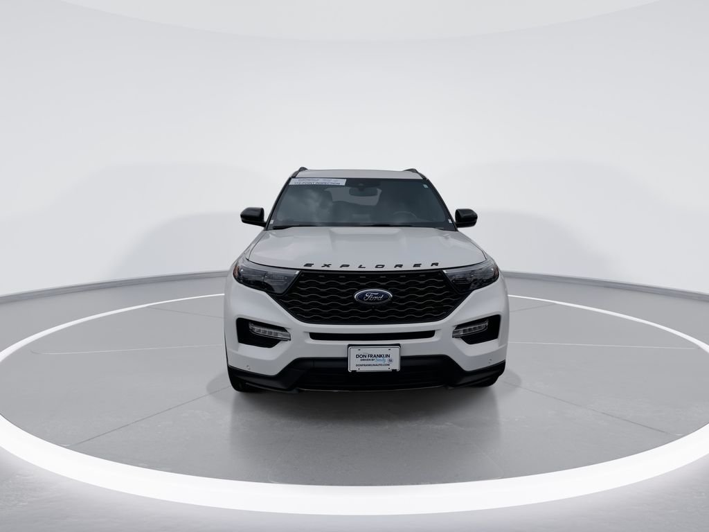 Used 2022 White Ford ST image 3