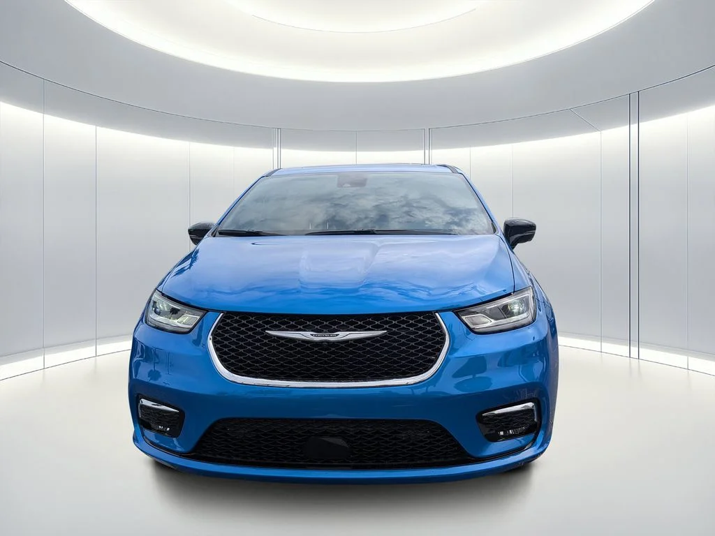 New 2026 Hydro Blue Pearl-Coat Exterior Paint Chrysler Limited image 9