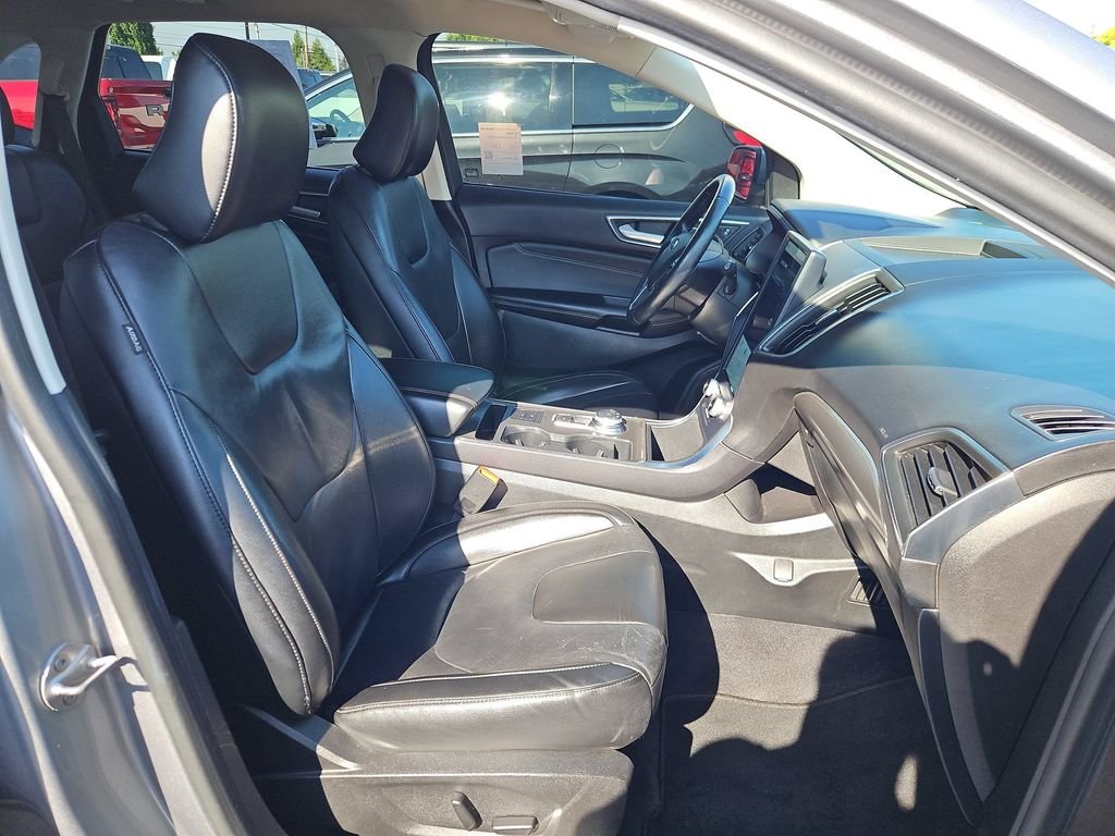 Used 2022 Silver Ford Titanium image 24