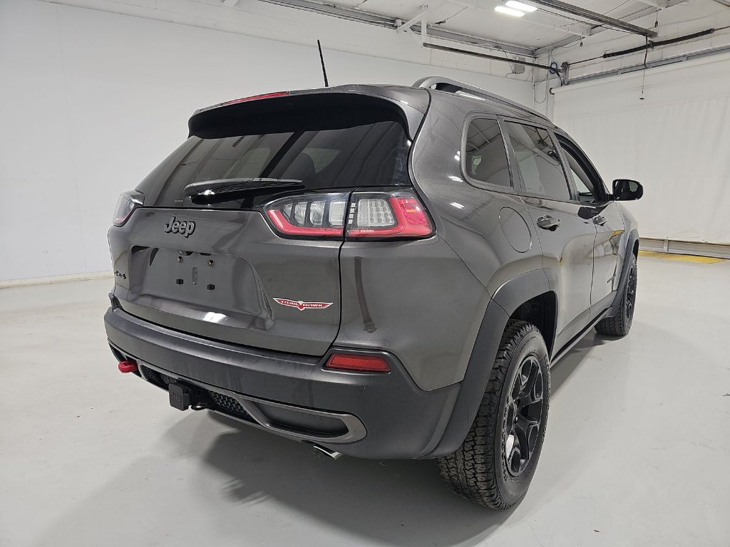 Used 2020 Granite Crystal Metallic Jeep Trailhawk image 3